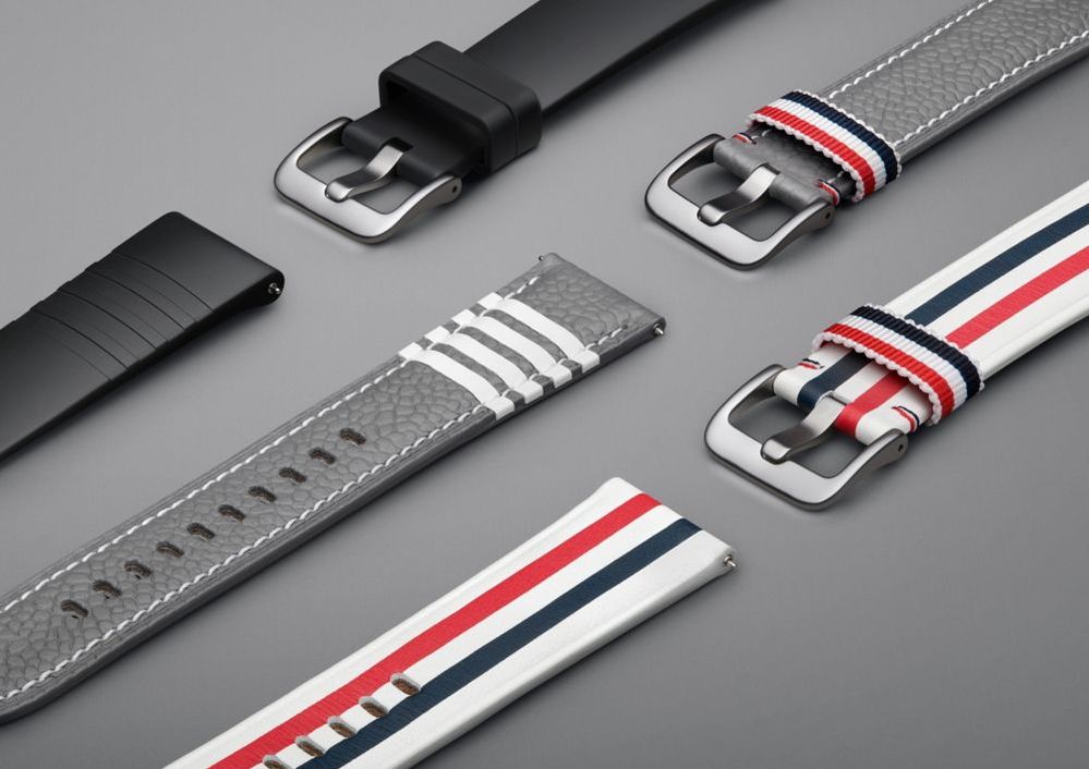 Galaxy-Z-Fold2_Thom-Browne-Edition_main_15-watch-strap.jpg