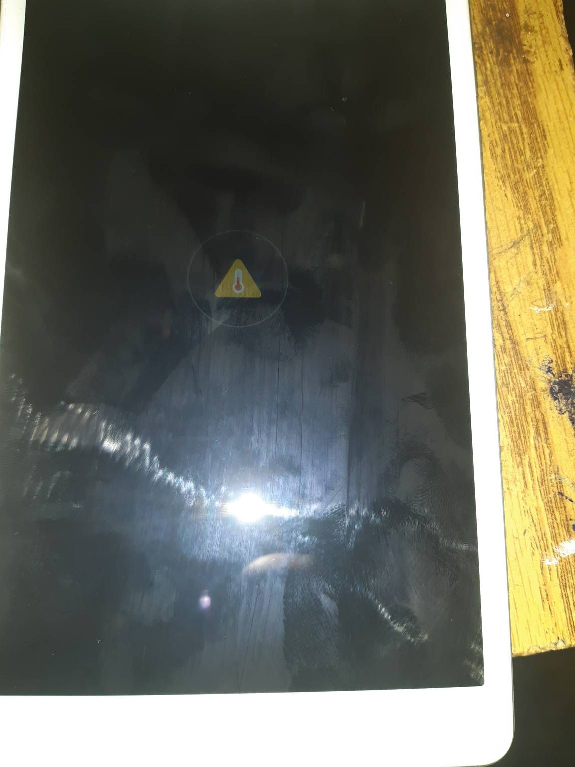 Triangulo amarillo en pantalla apagada durante la ... - Samsung Members