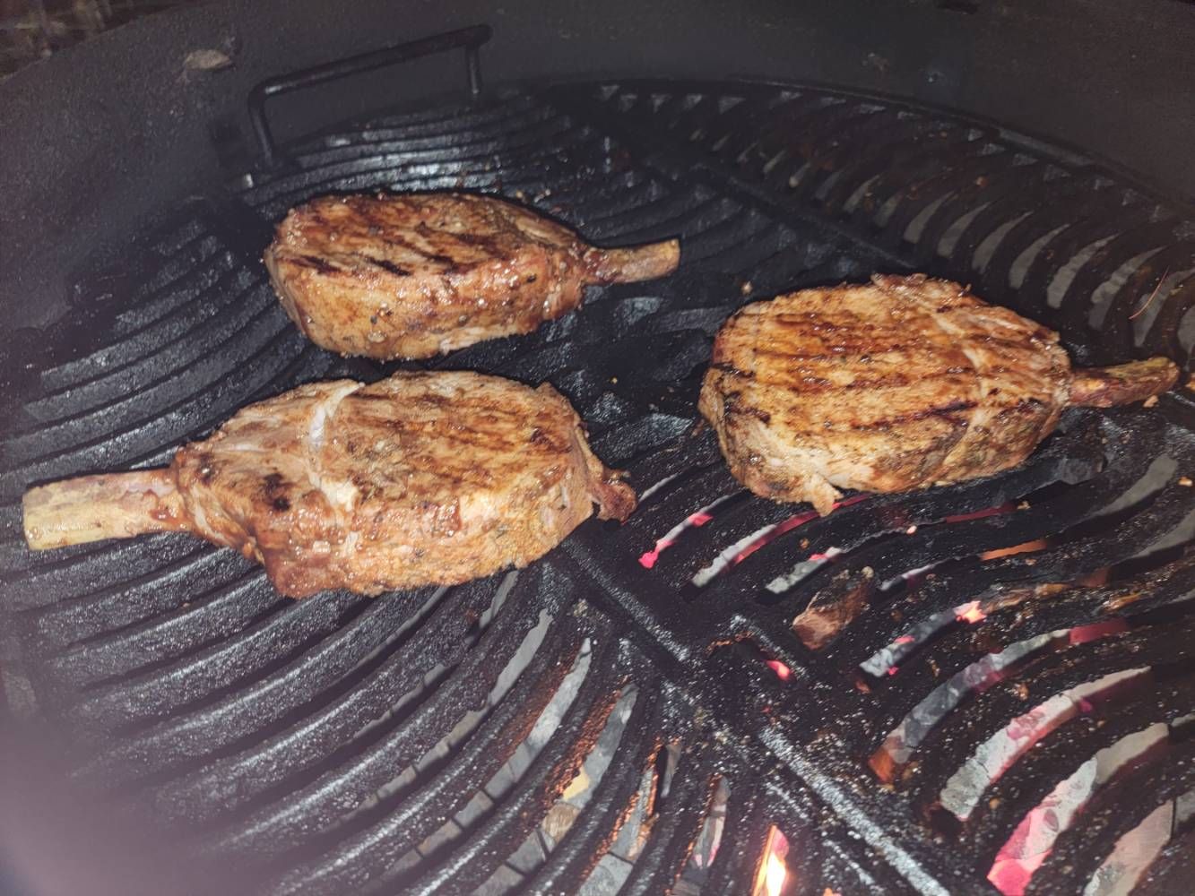 Chop de porc style hôtel,avec patates au four et l... Samsung Members