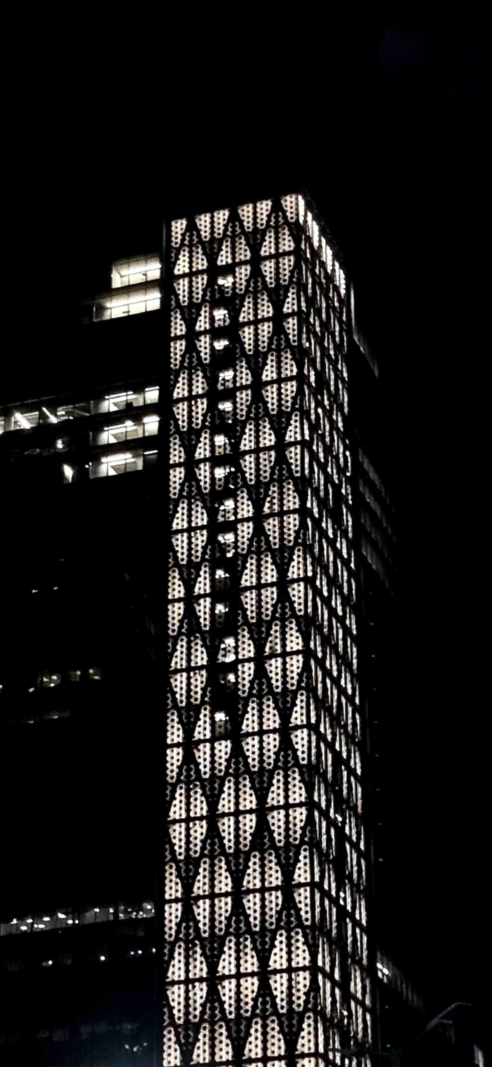 Edificios de noche. - Samsung Members
