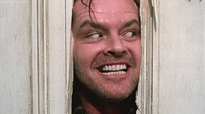 Crédito: Reprodução Tenor The Shining Creepy GIF - The Shining Creepy Jack Nicholson - Discover & Share GIFs (tenor.com)