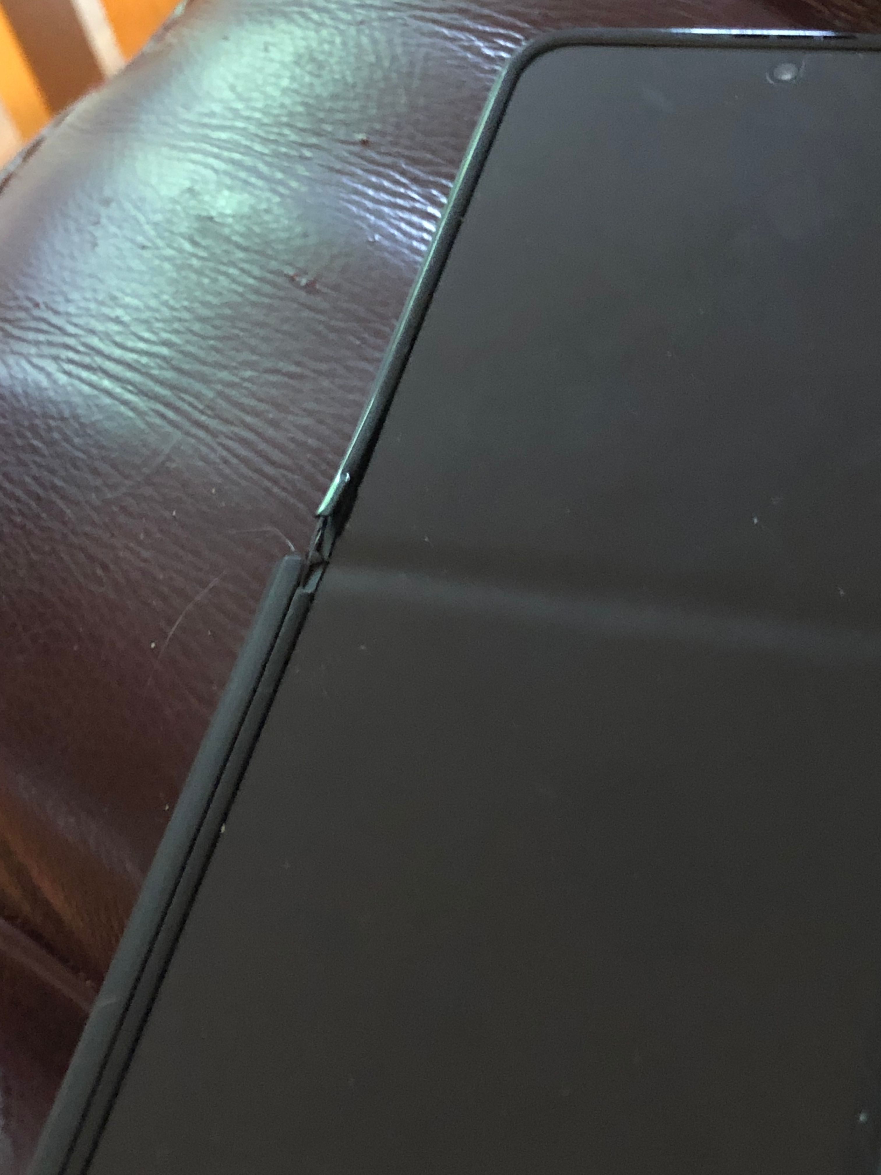 Galaxy Z Flip 3 5G Screen Peeling - Samsung Members
