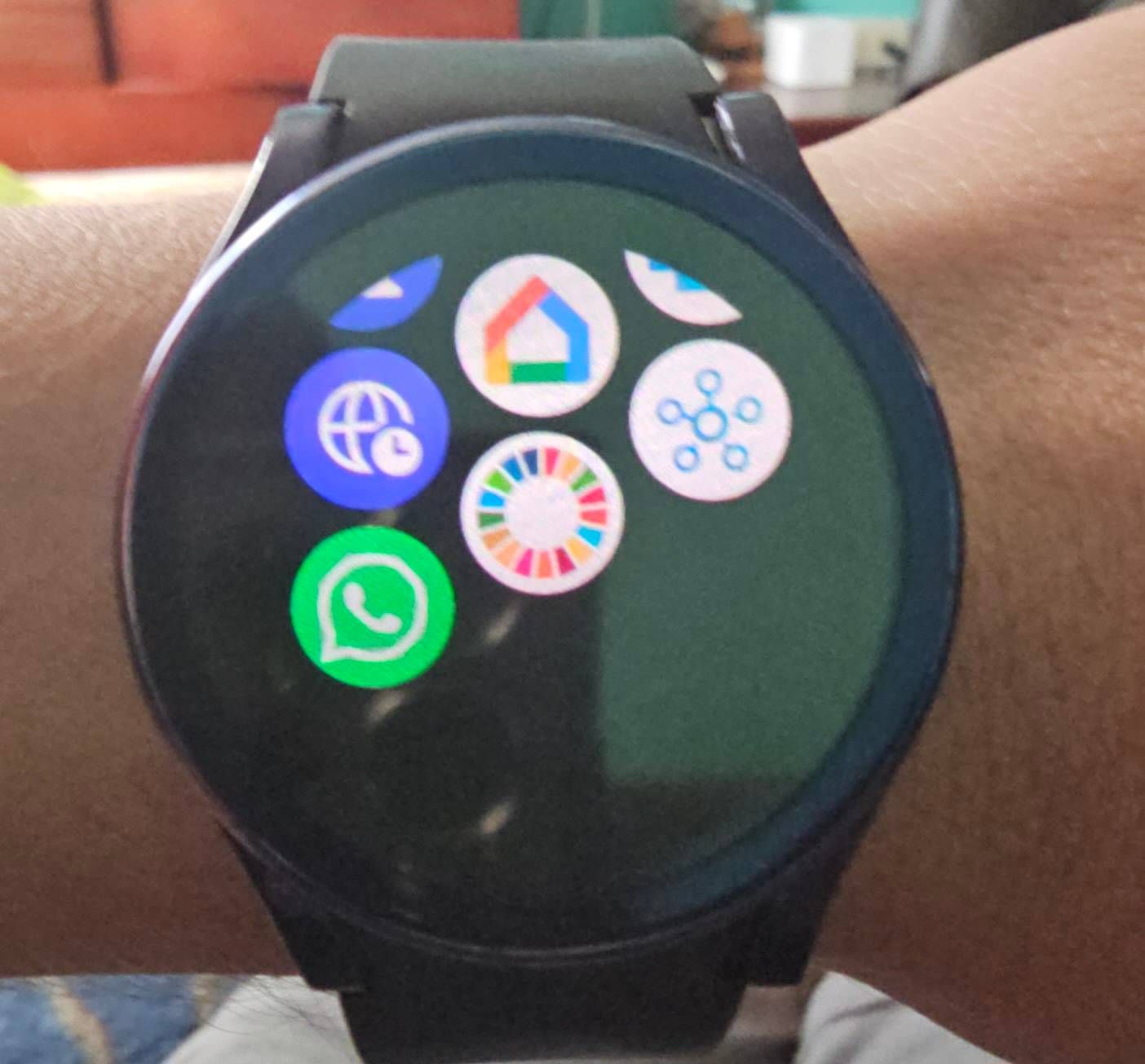WhatsApp ya se puede instalar en GALAXY WATCH 4 Y Samsung Members