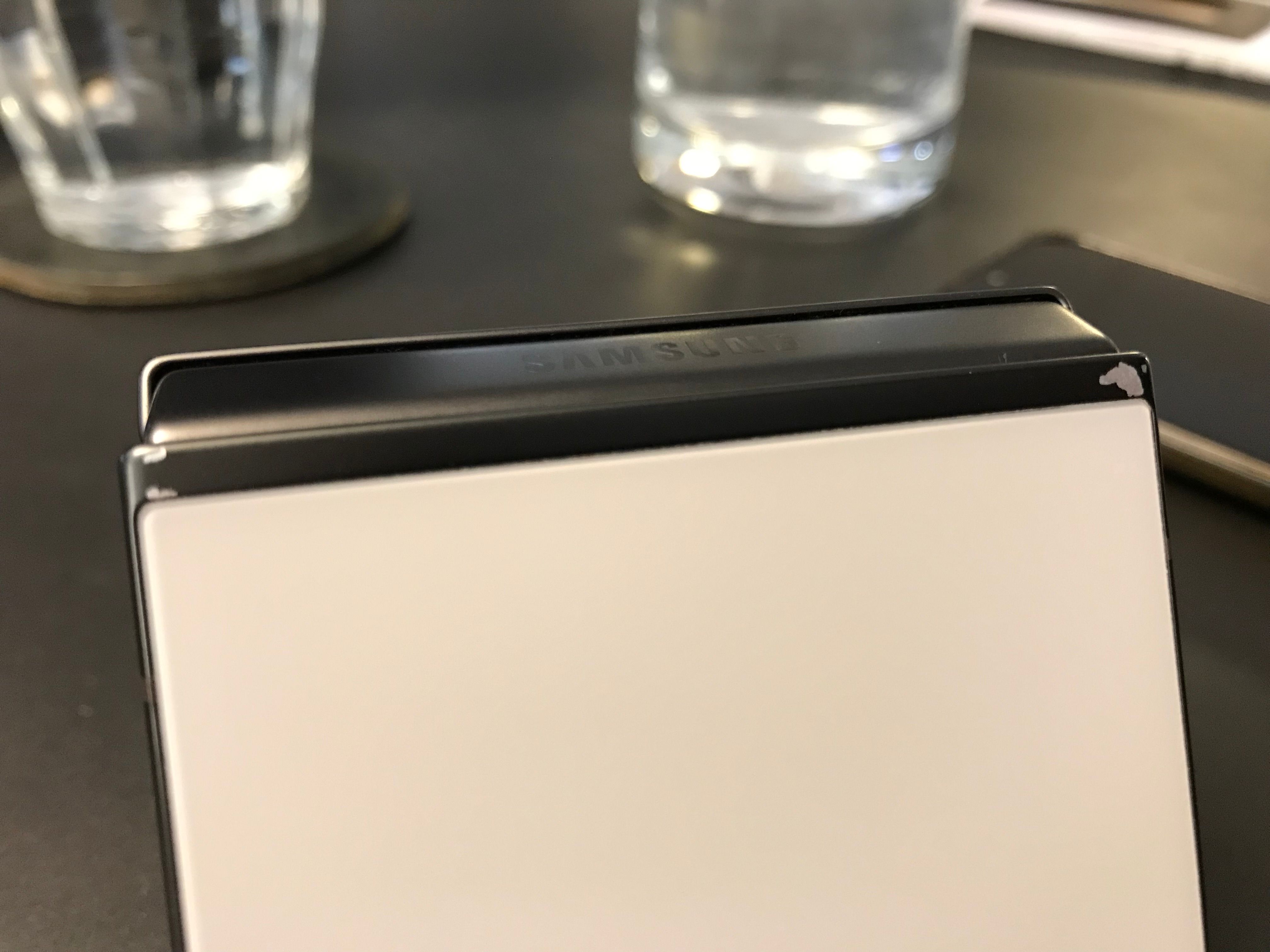 Samsung Galaxy Z FLIP 5 GRAPHITE/GREY Peeling Off Samsung Members