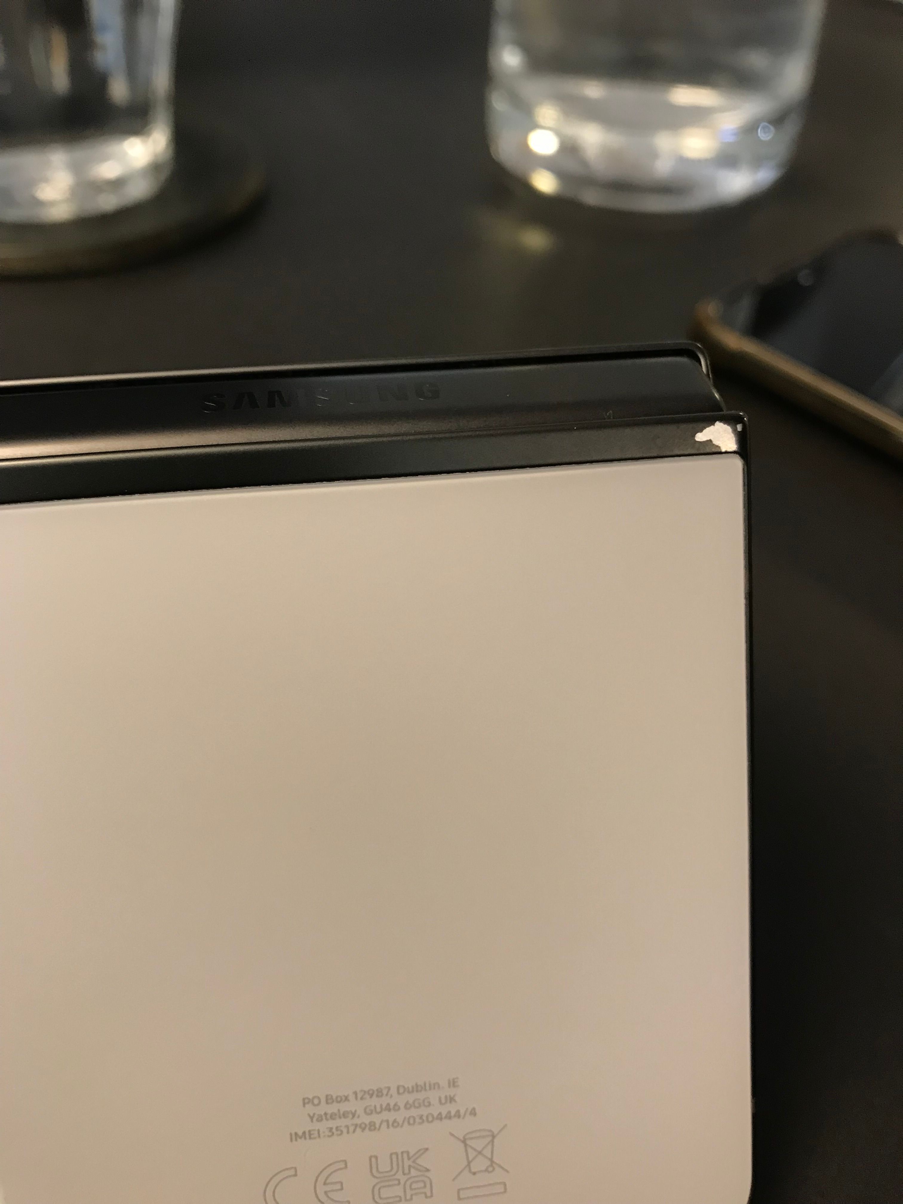 Samsung Galaxy Z FLIP 5 GRAPHITE/GREY Peeling Off Samsung Members