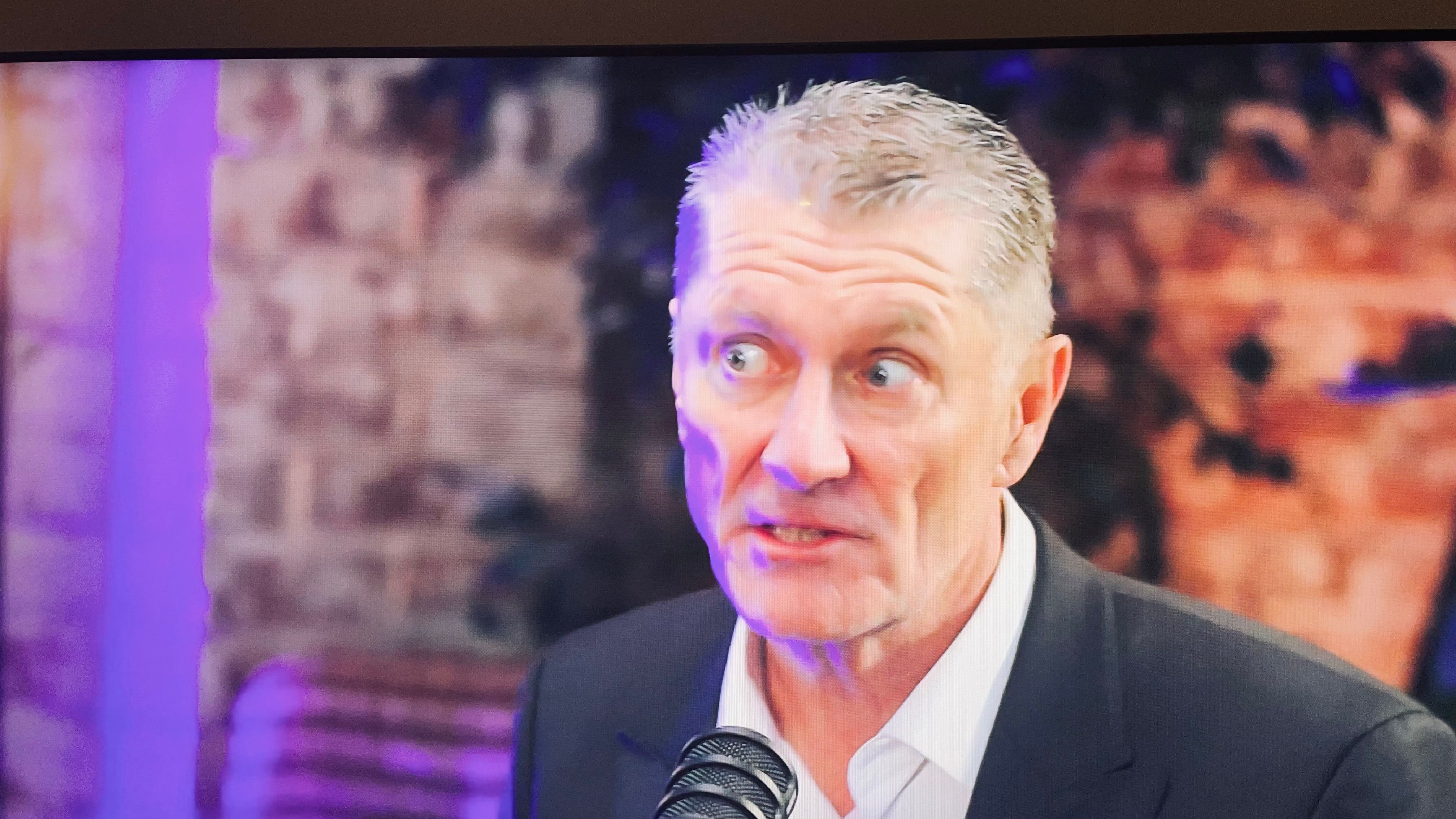 colour-bleed-shadow-samsung-members